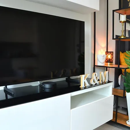 K&m Towarowa Tower
