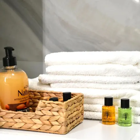 K&m Towarowa Tower Apartman