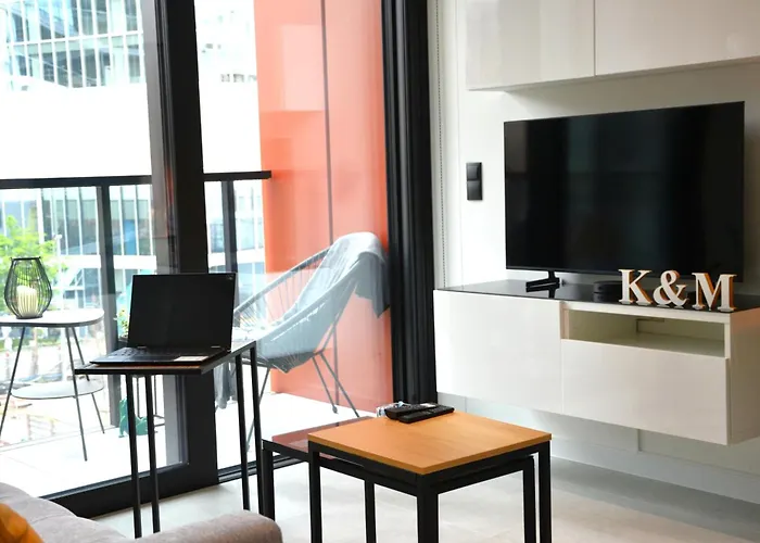 K&m Towarowa Tower * Warsaw