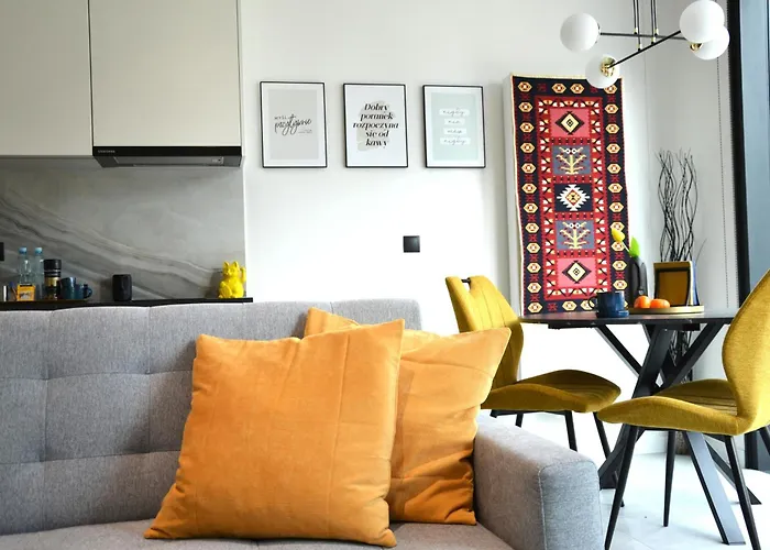 K&m Towarowa Tower Apartment *